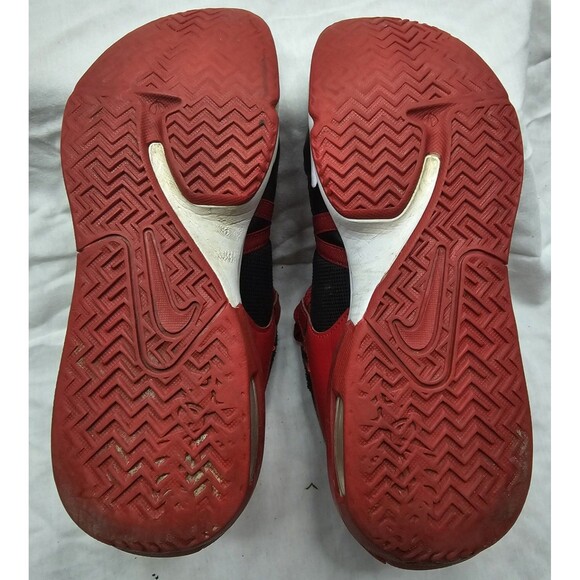 Nike LeBron Witness 8y Bred Black Red Athletic Basketball Shoes Sneakers New - Picture 5 of 6